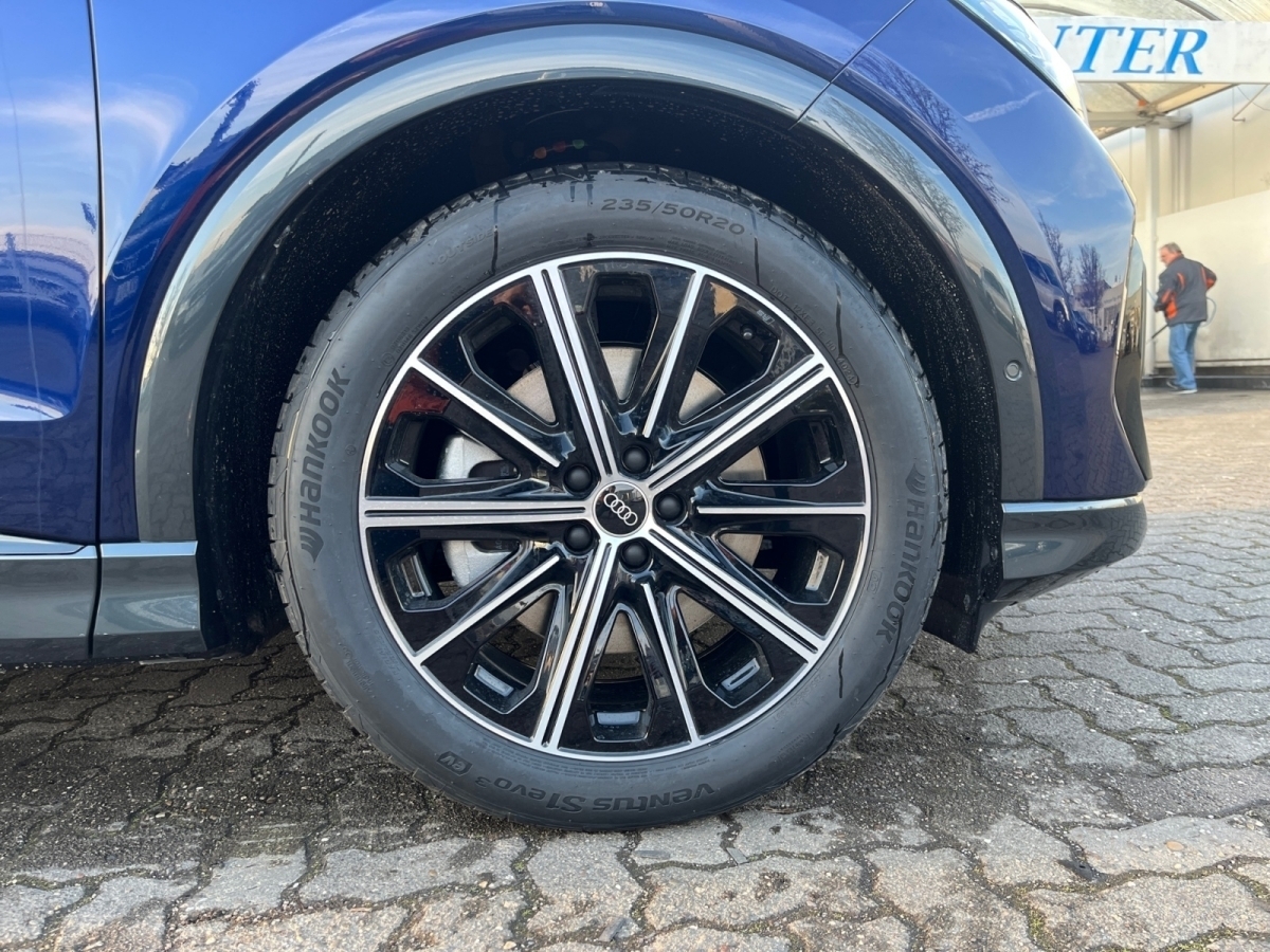 Q4 Sportback 45 e-tron quattro 210 kW ,S Line,LM