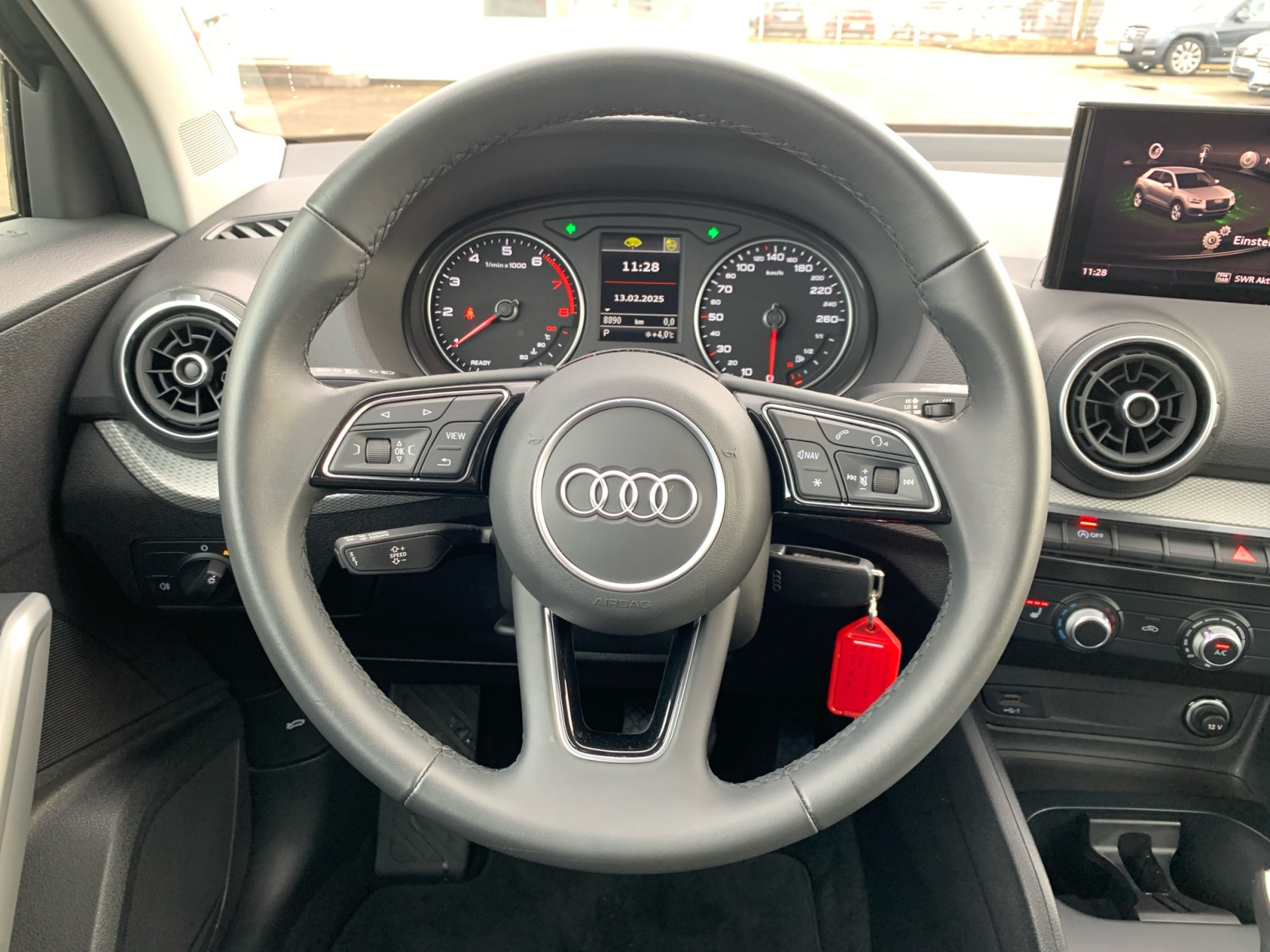 Q2 35 TFSI S tronic ,PDC,LED,SHZ