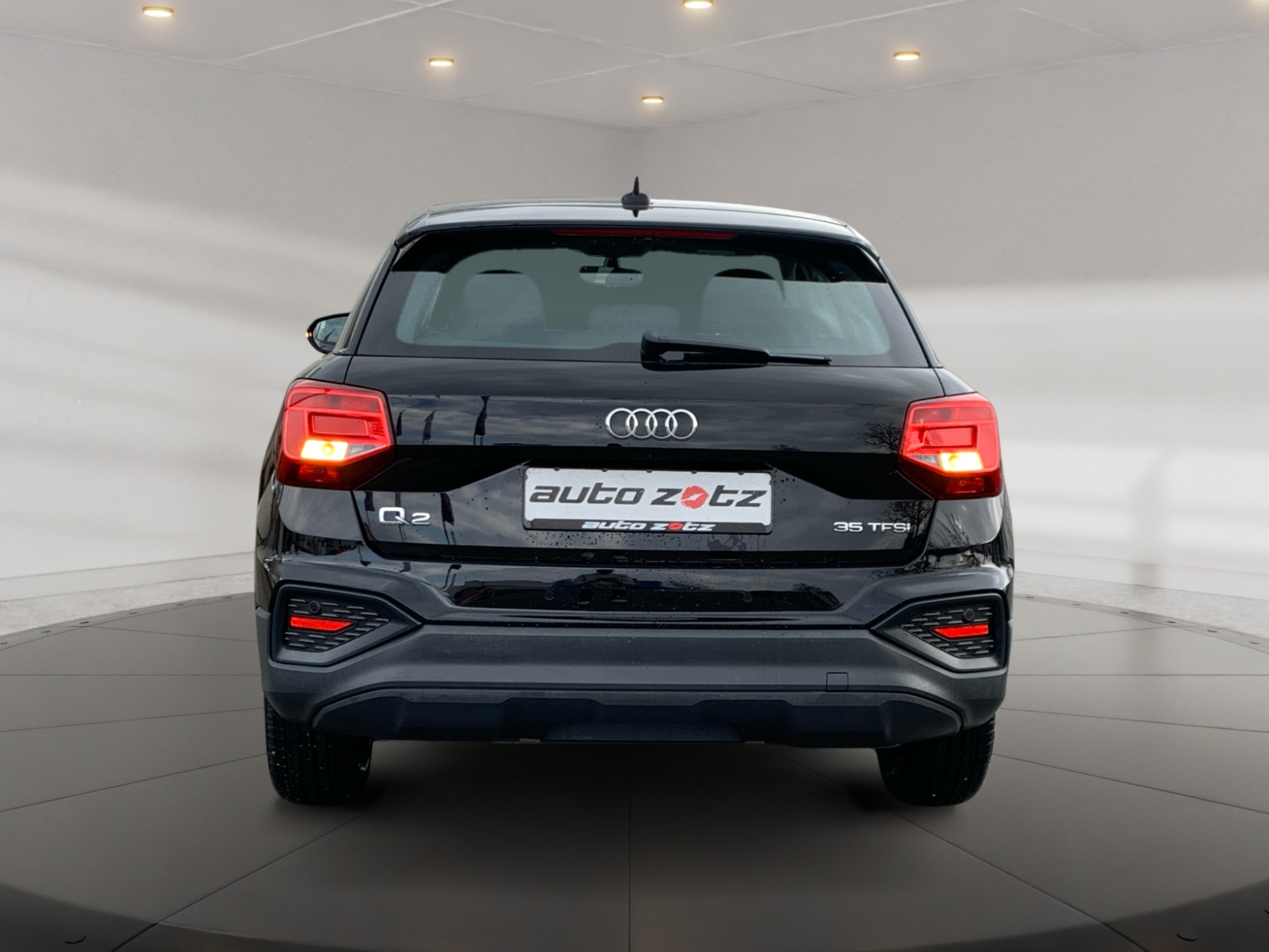 Q2 35 TFSI S tronic ,PDC,LED,SHZ