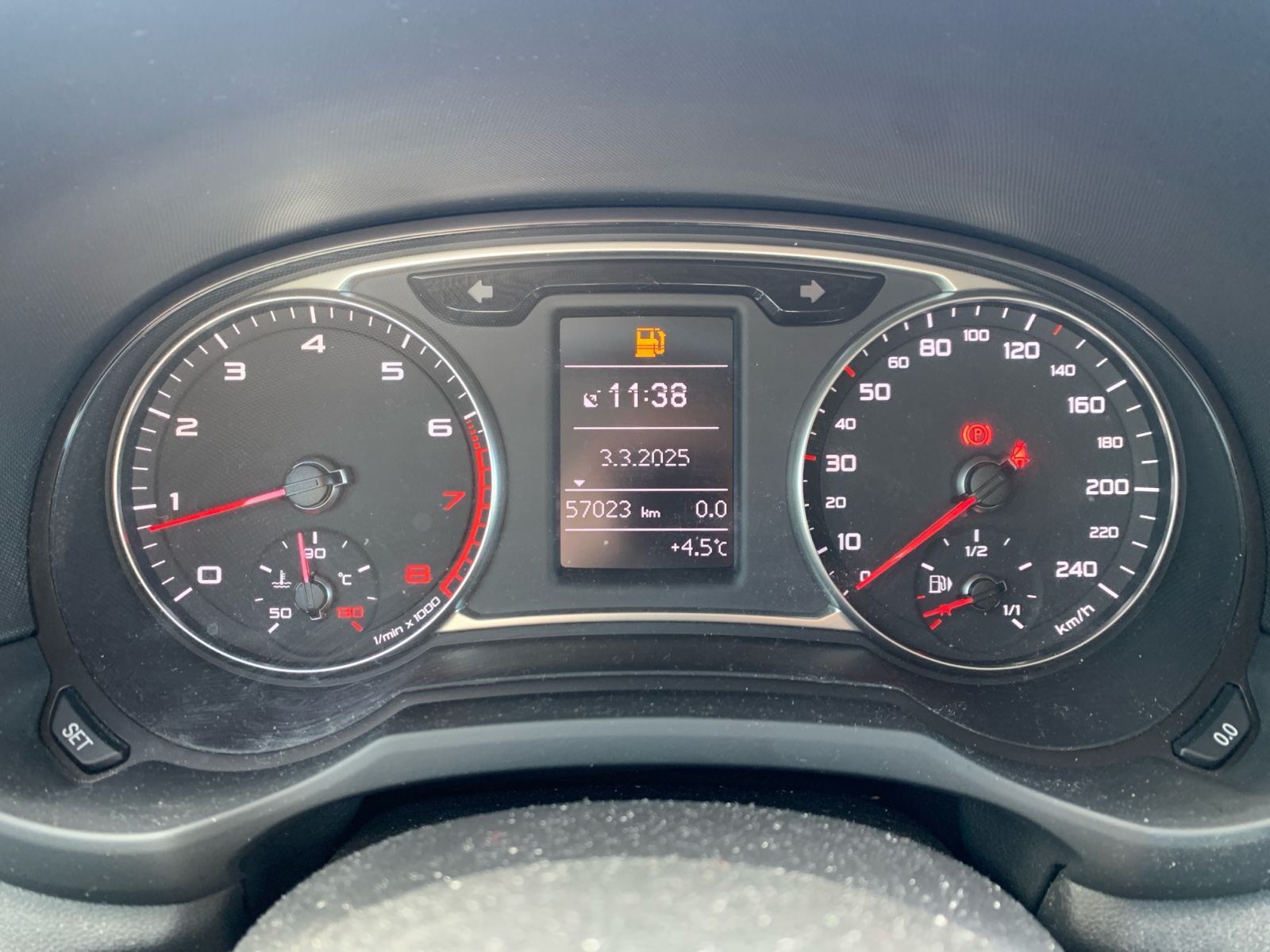A1 Sportback 1.4 TFSI 6-Gang ,PDC,Navi,SHZ,LM