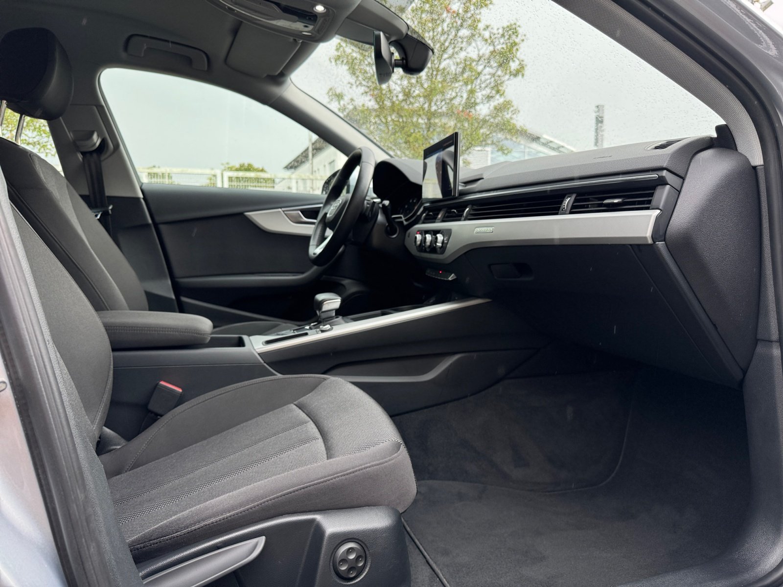 A4 Avant advanced 40 TDI quattro S tronic PDC,LM