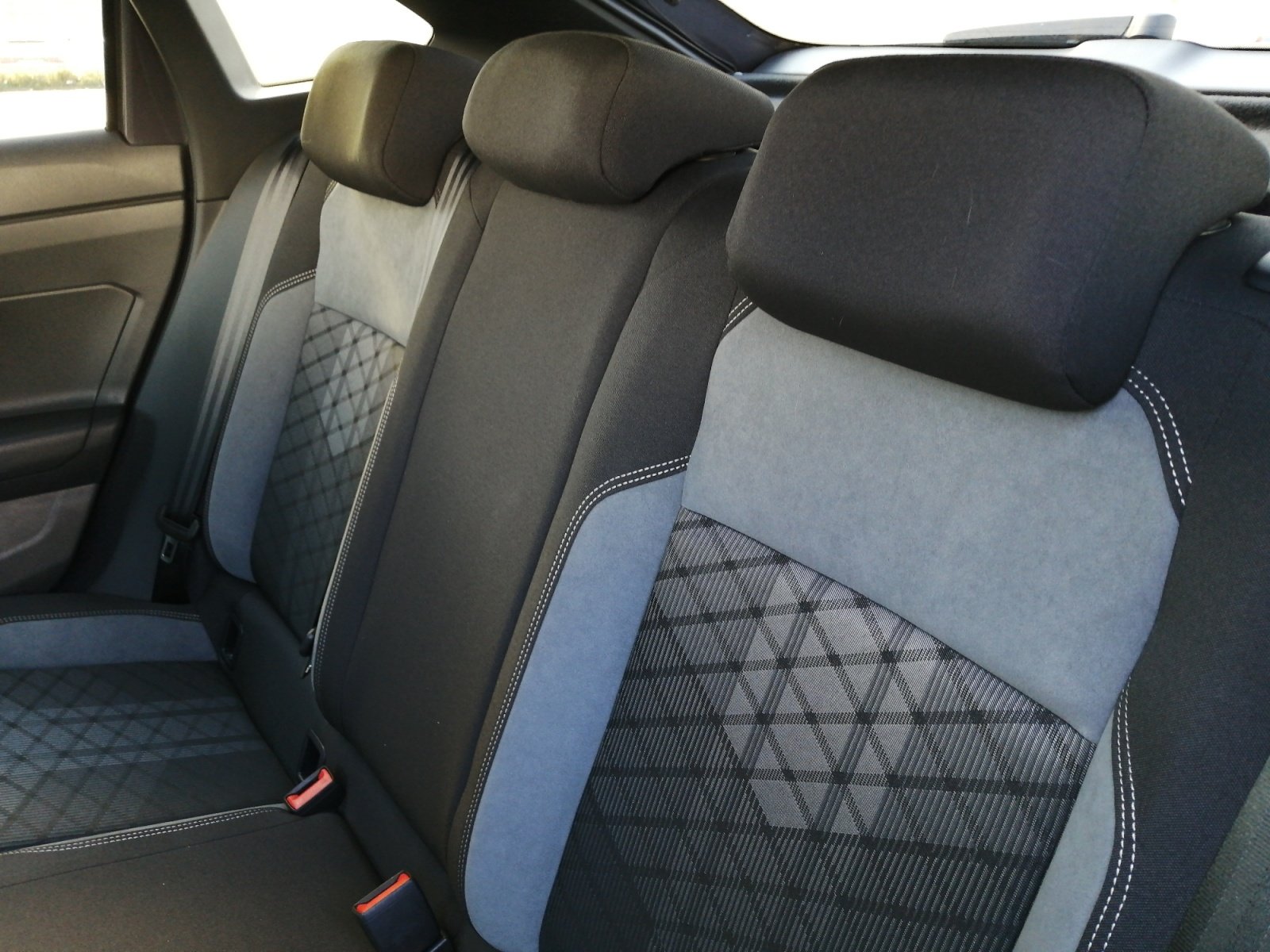 Taigo 1.0 TSI R-Line Kam.,PDC,Virtual,ACC,AHK,LM