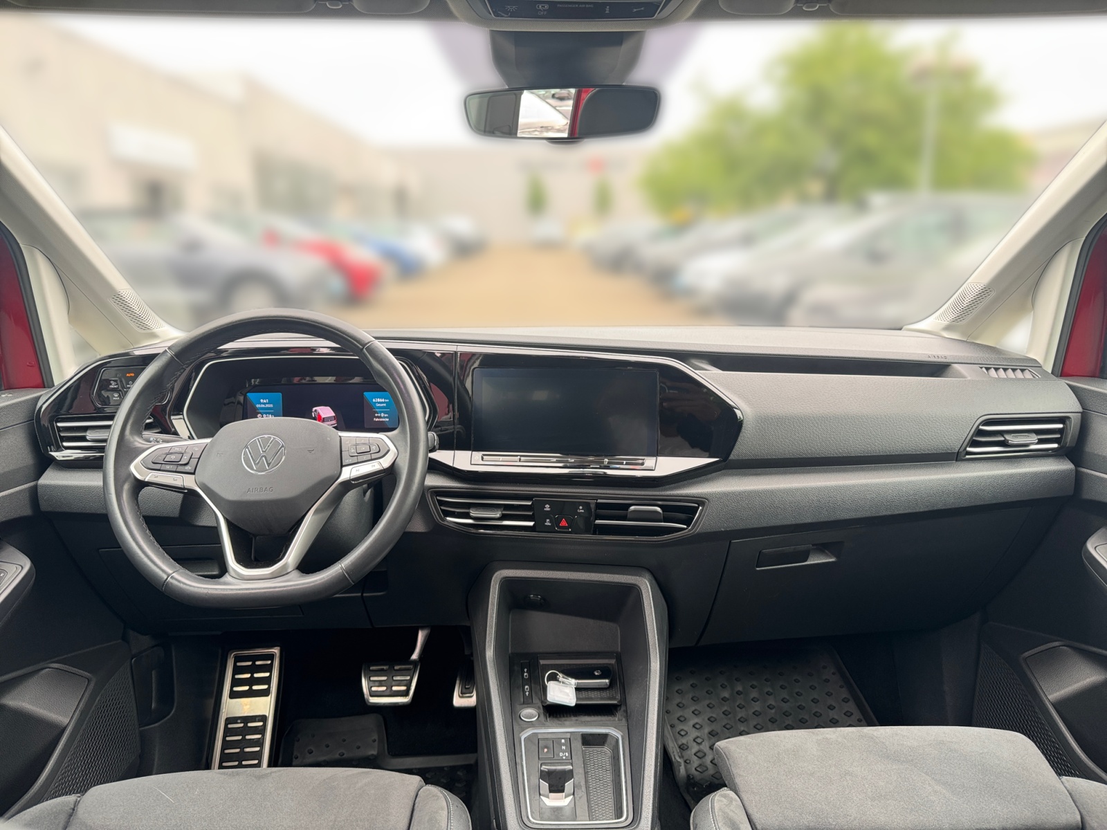 Caddy Style 2.0 TDI DSG ,PANO,Virtual,PDC,Kam.