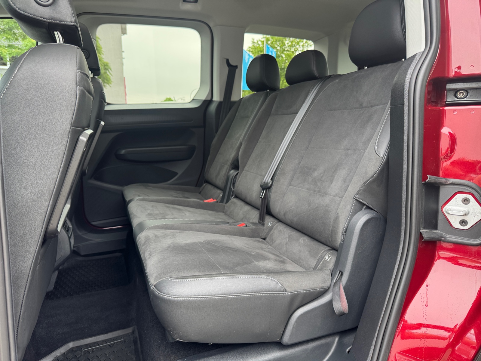 Caddy Style 2.0 TDI DSG ,PANO,Virtual,PDC,Kam.