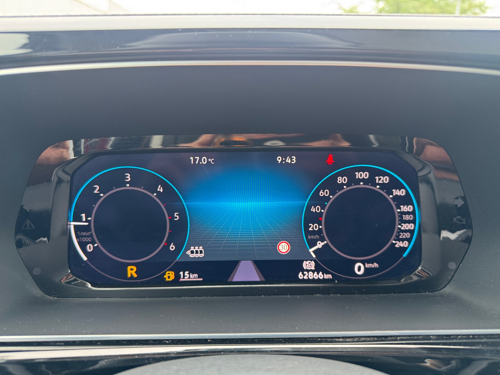 Caddy Style 2.0 TDI DSG ,PANO,Virtual,PDC,Kam.