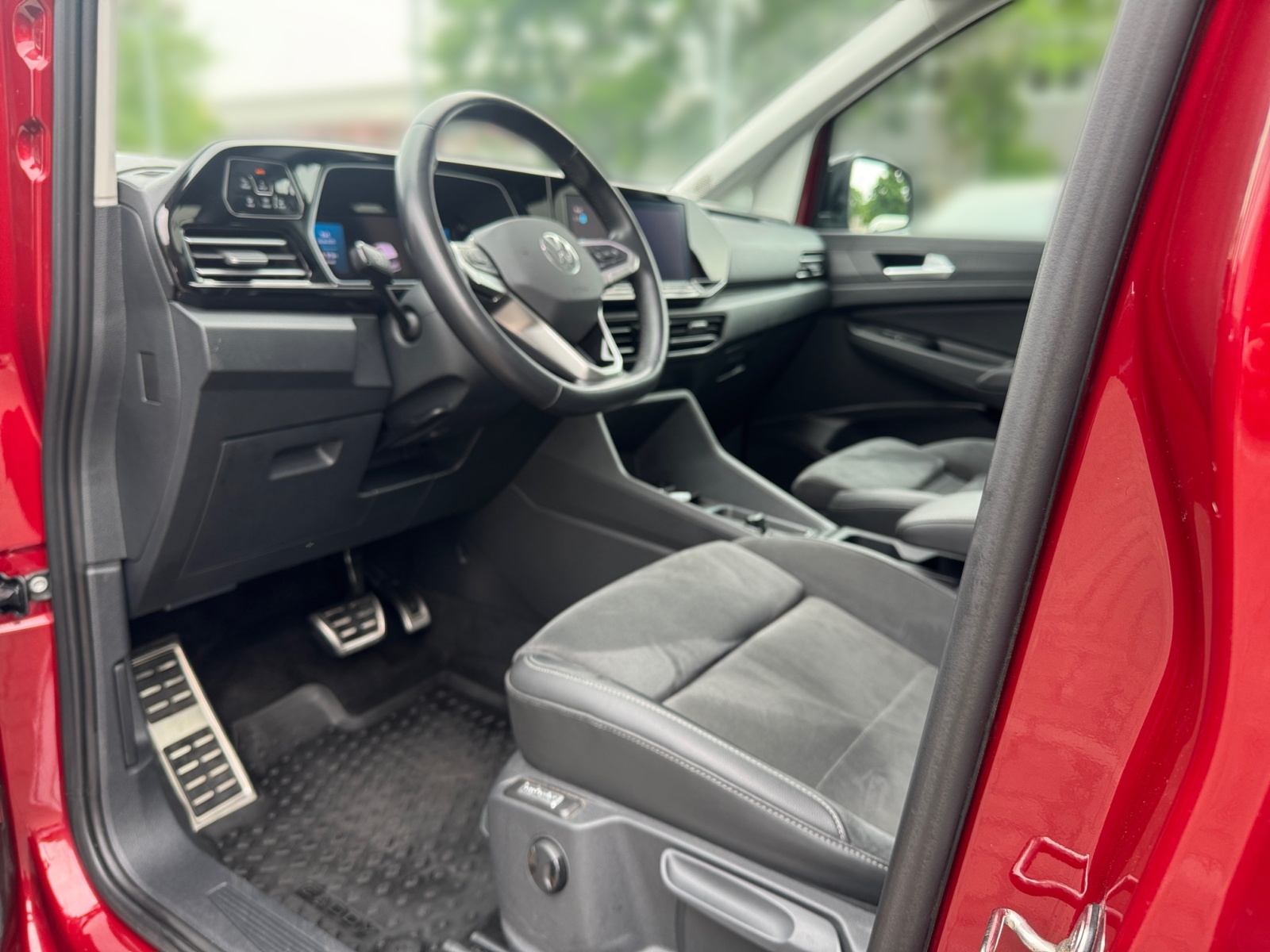 Caddy Style 2.0 TDI DSG ,PANO,Virtual,PDC,Kam.