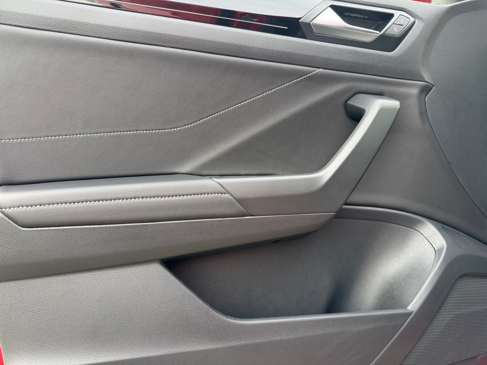 T-ROC R-Line 1.0 TSI LED-Plus Navi ACC SHZ,