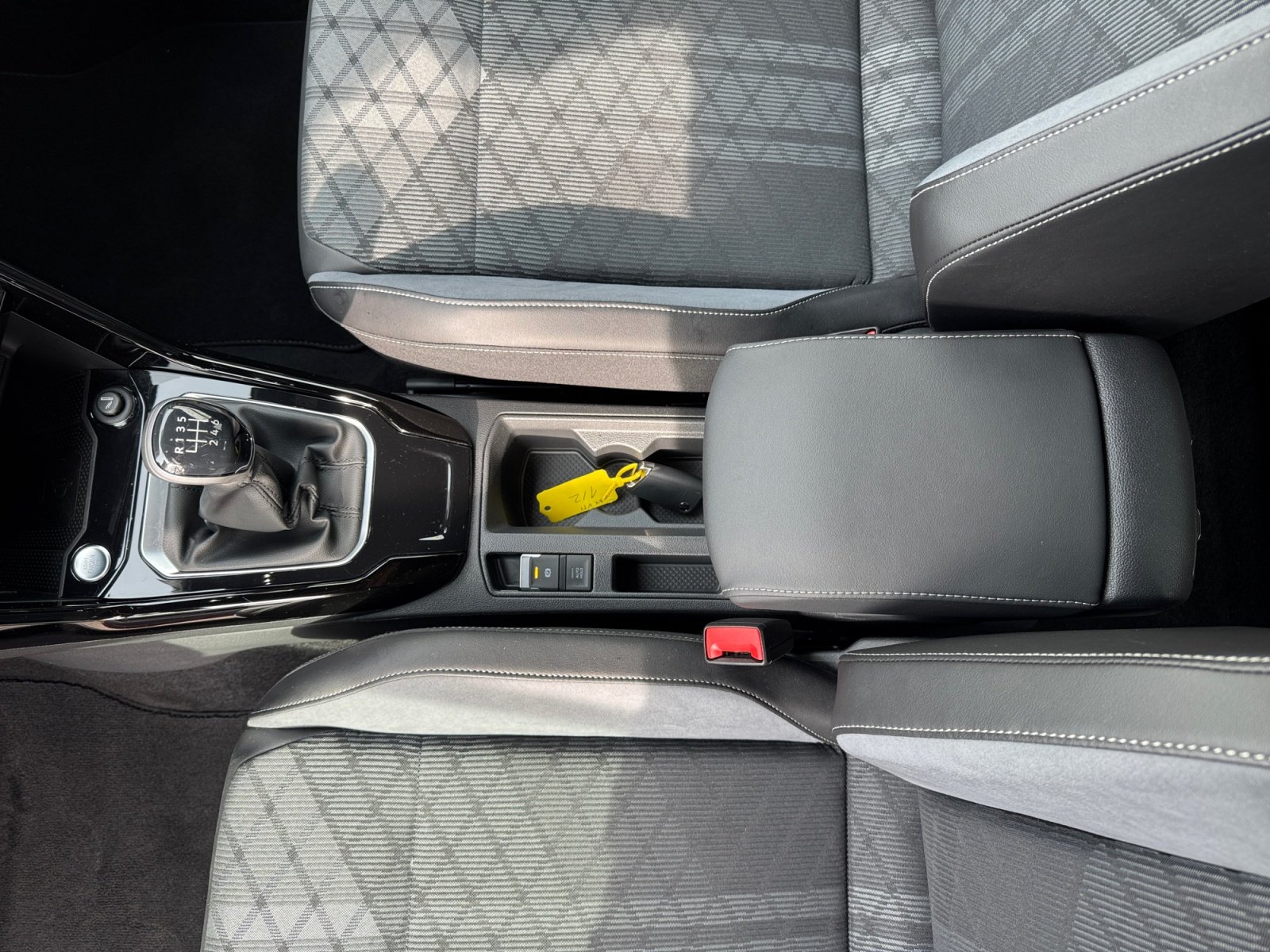 T-ROC R-Line 1.0 TSI LED-Plus Navi ACC SHZ,