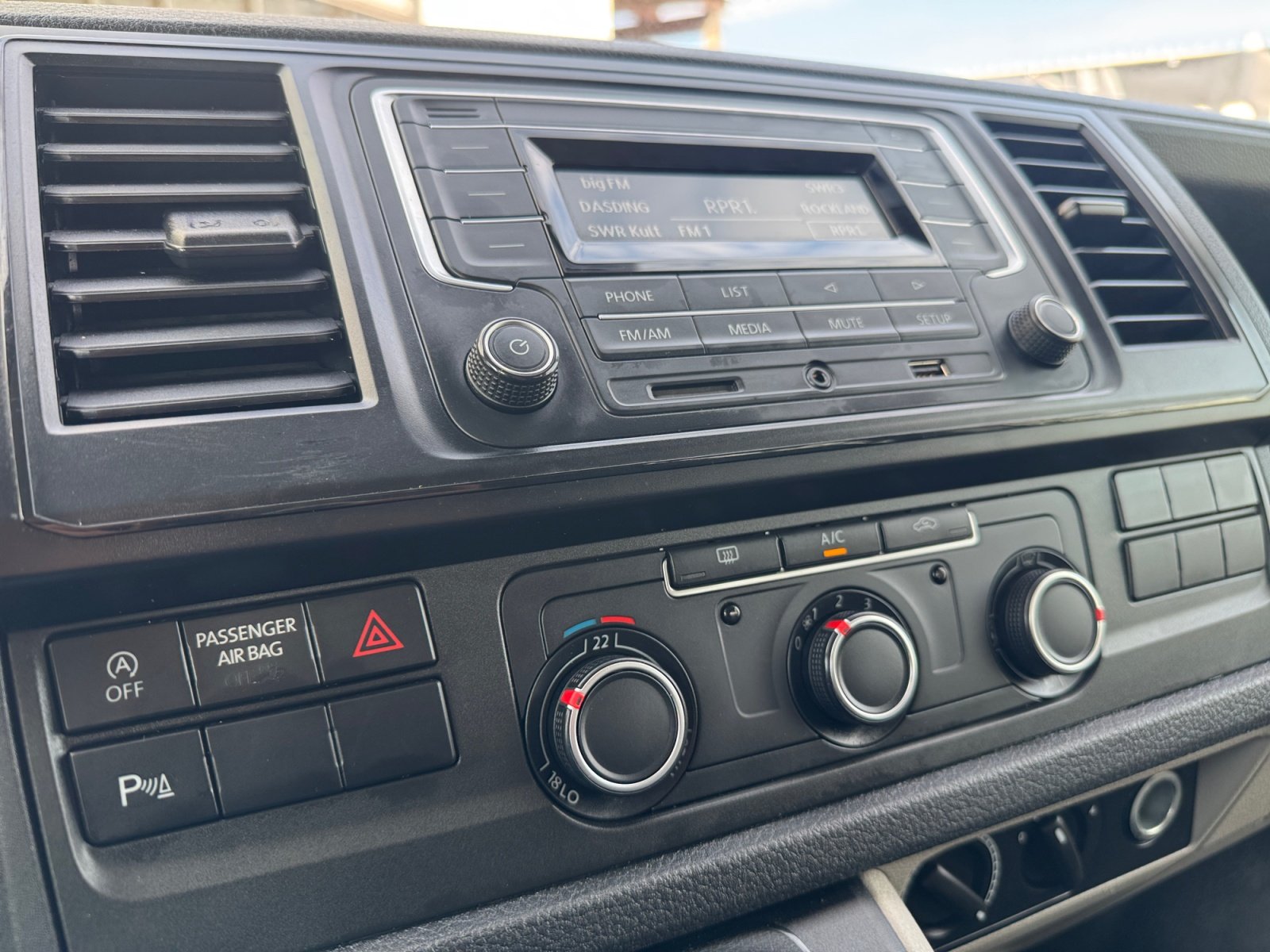 T6 Transporter 2.0TDI Kombi 8Sitzer KÜ PDC