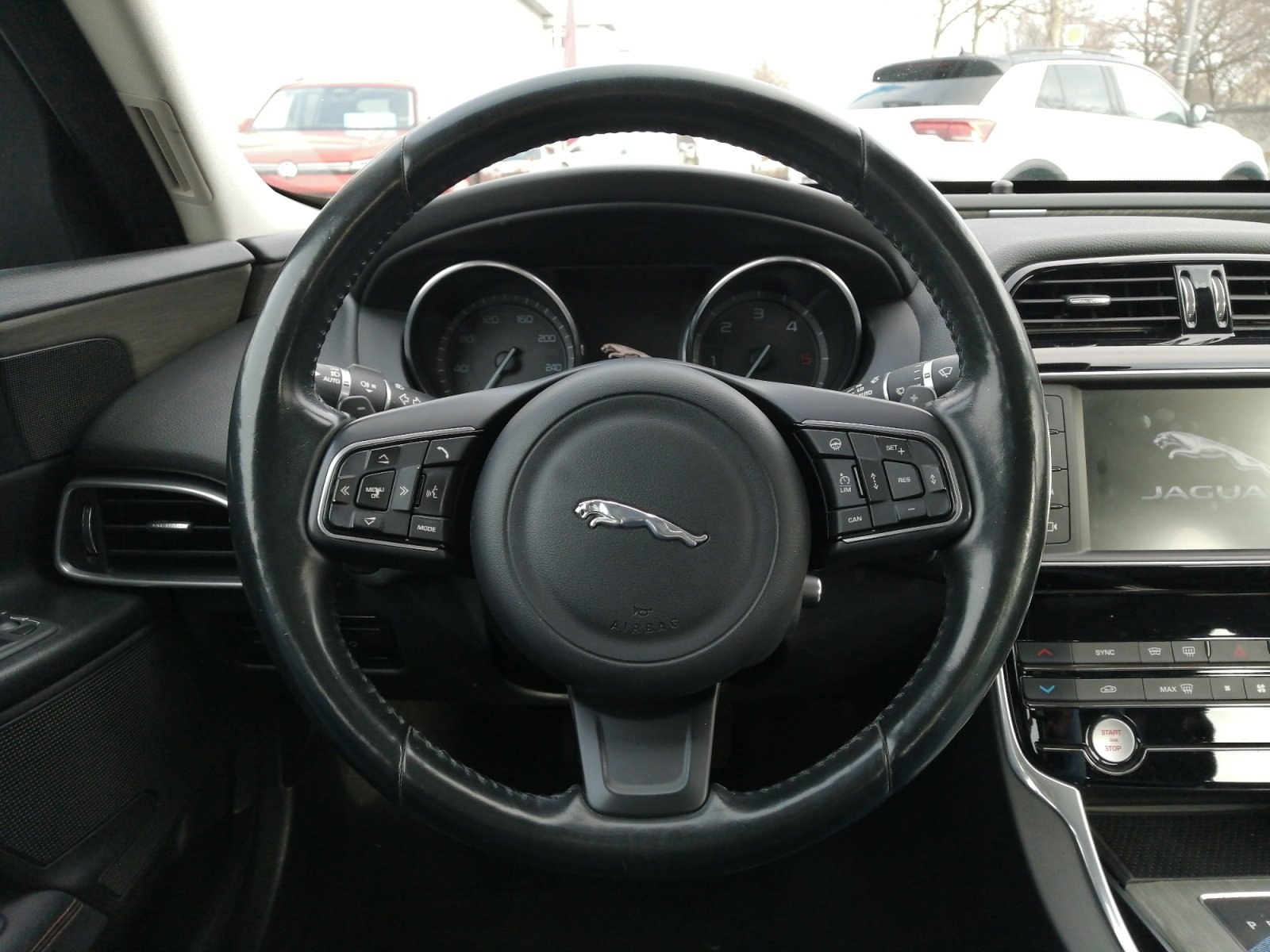 XE Prestige E-Performance PANO,Leder,2xKlima,AUT