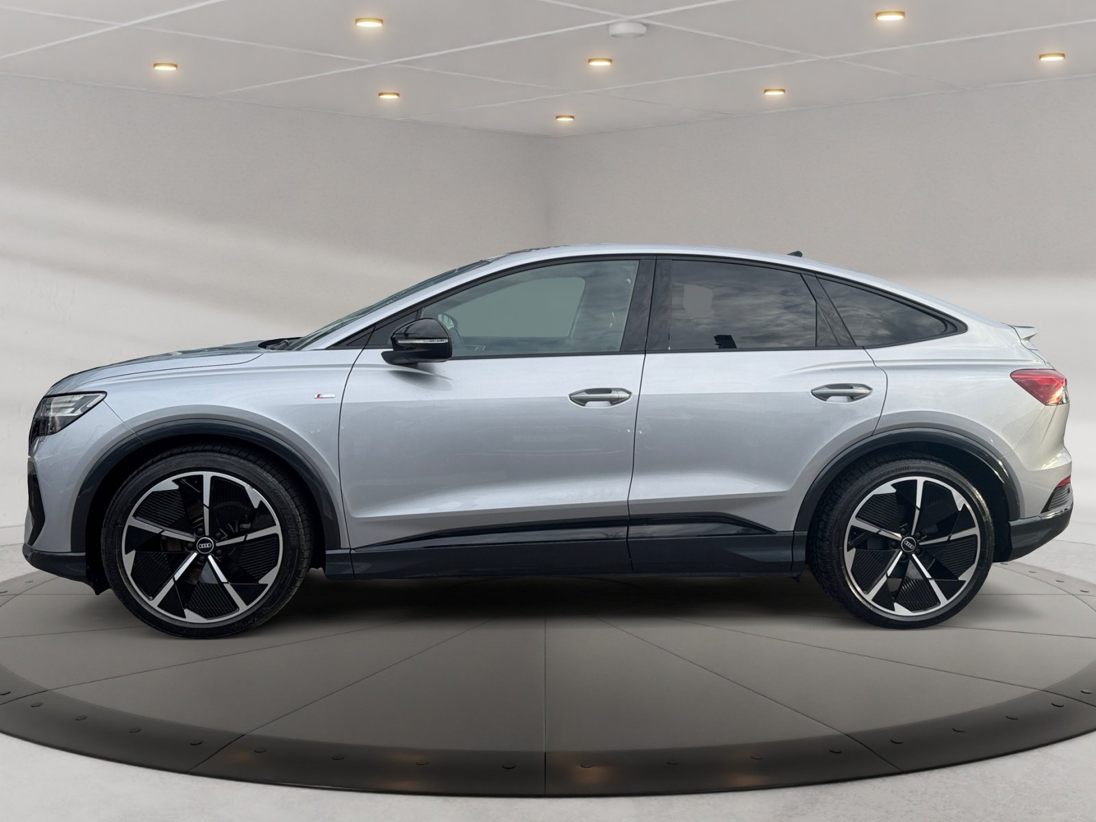 Q4 Sportback e-tron 50 quattro 220 kW S Line,HUD