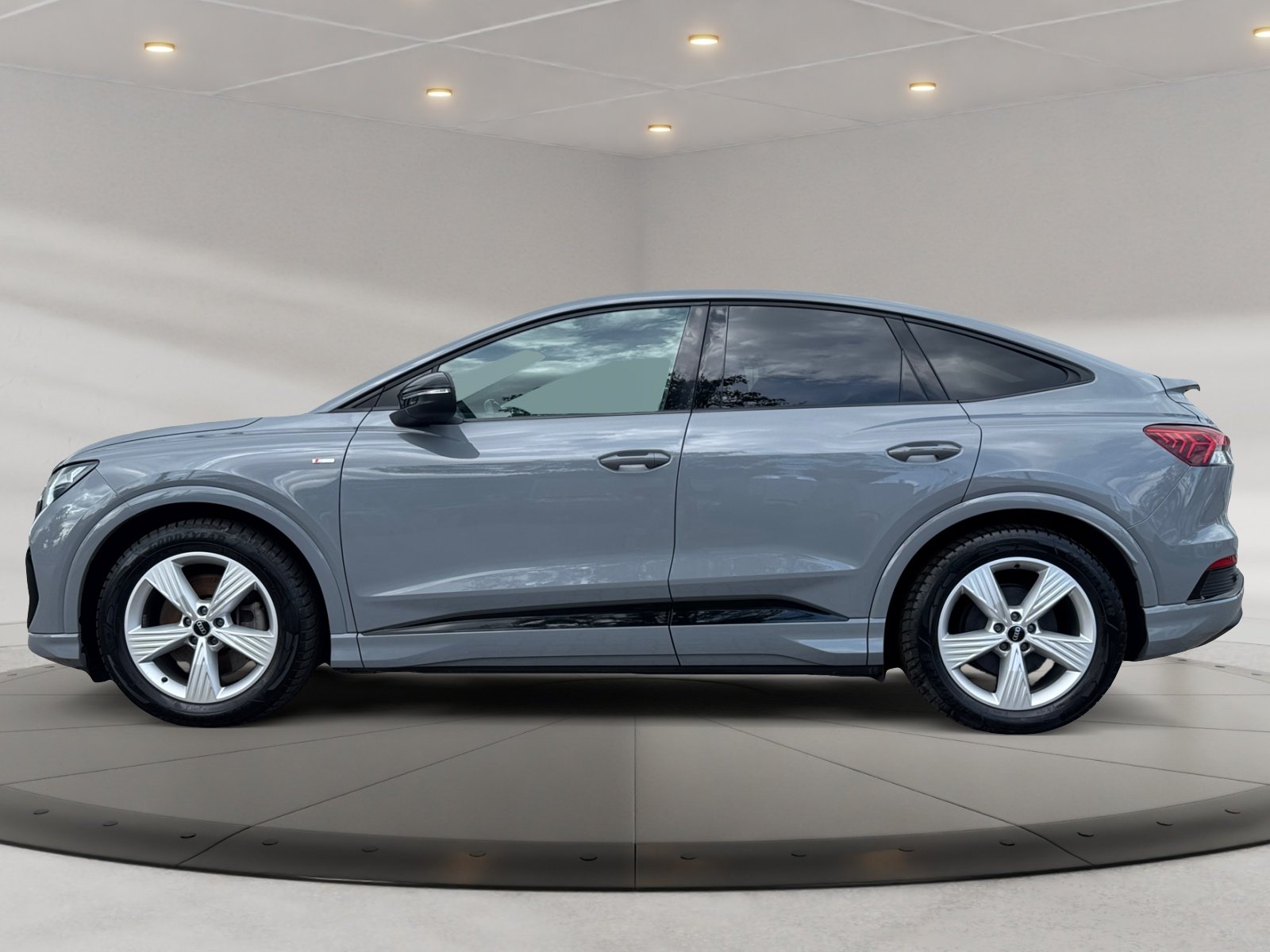 Q4 Sportback e-tron S Line,PDC,Standhz,Virtual