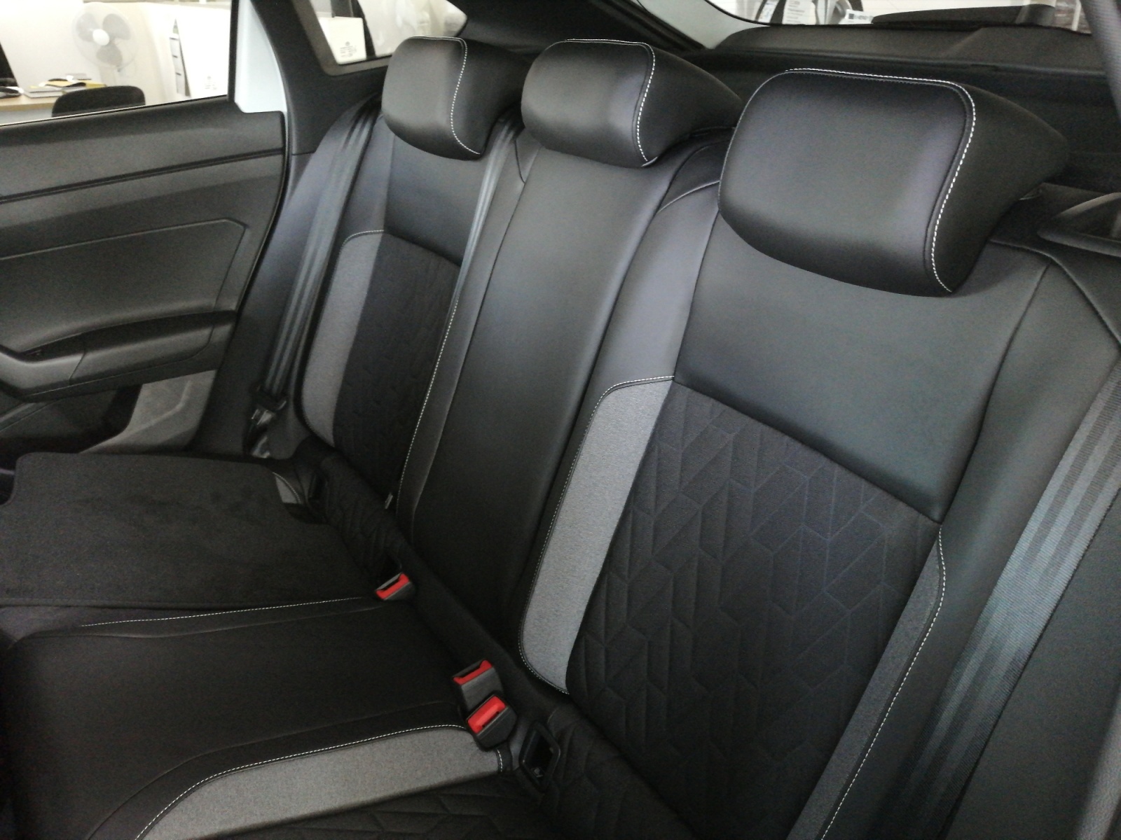 Taigo Life 1.0 l TSI DSG KAM ,Virtual,PDC,