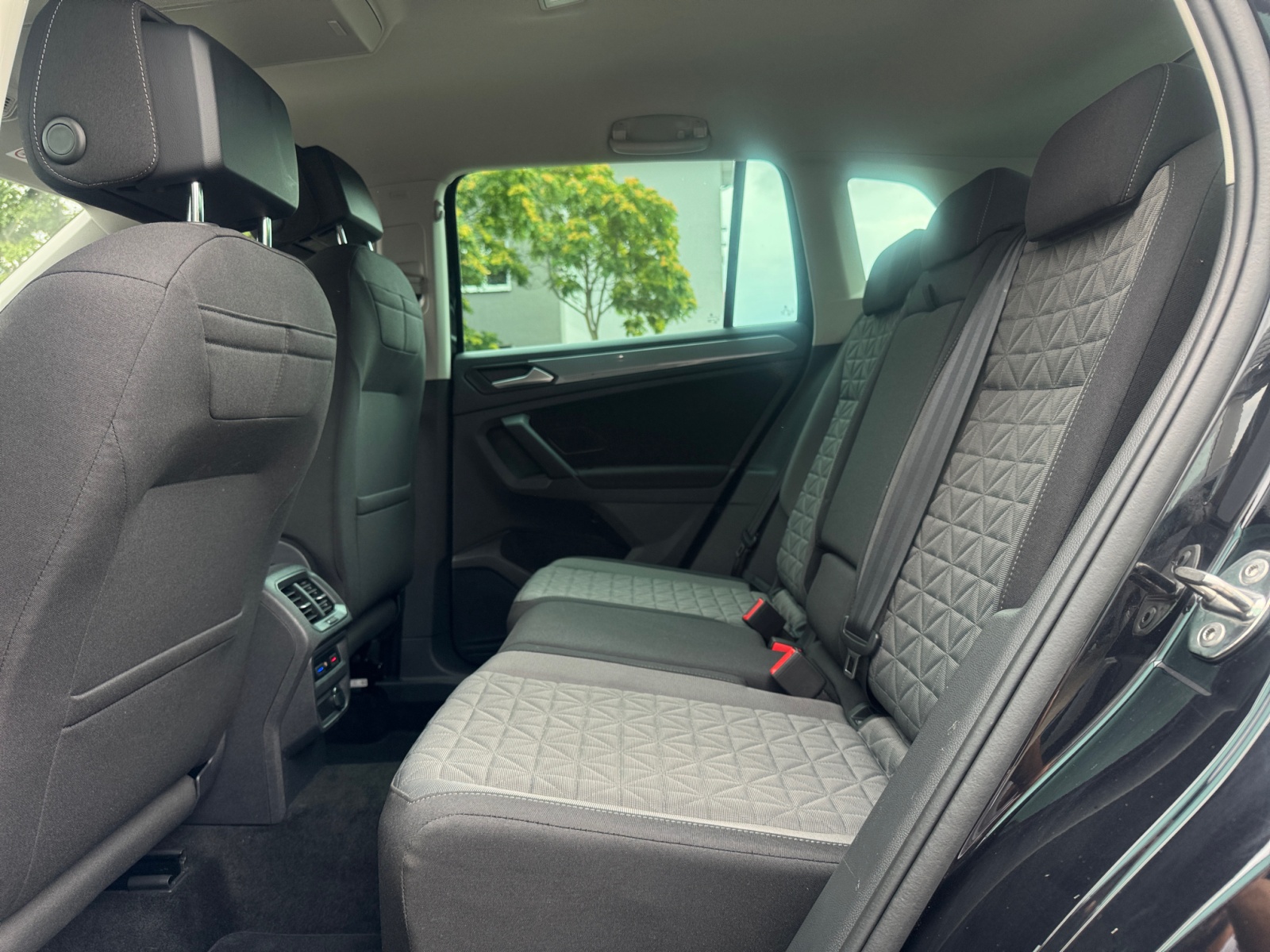 Tiguan Life 1.5TSI AHK PDC,ACC,LED,Navi,DynLicht