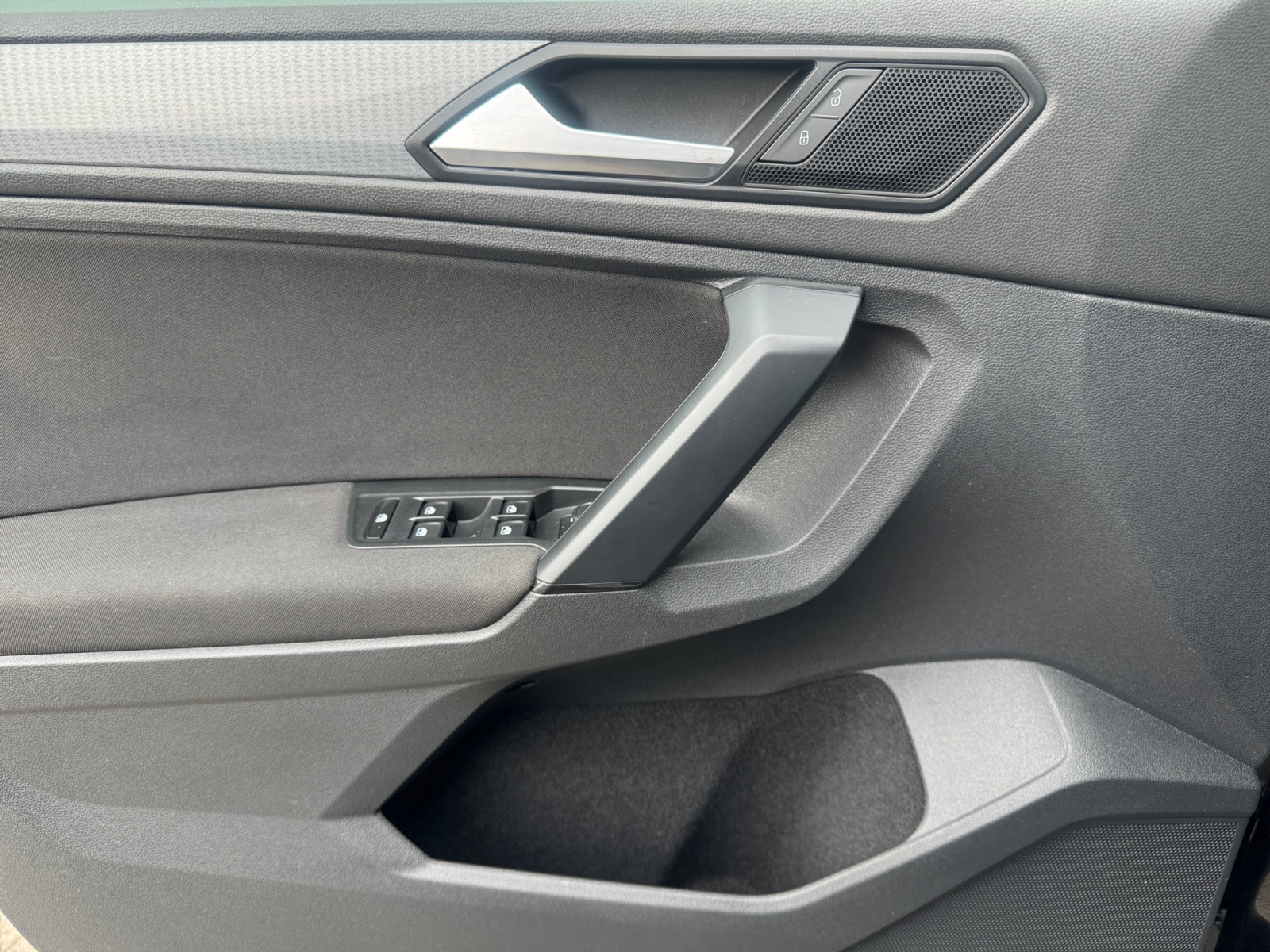 Tiguan Life 1.5TSI AHK PDC,ACC,LED,Navi,DynLicht