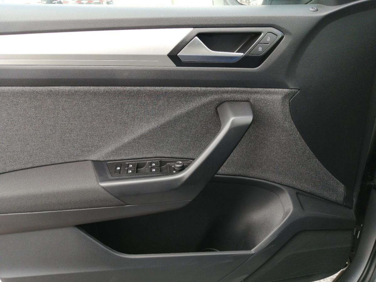 T-ROC MOVE T-ROC 2.0 Life DT085 TDIM6F ,PDC,AHK