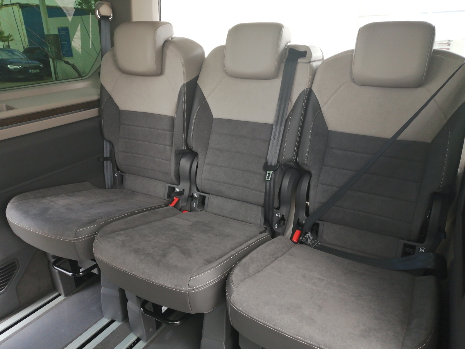 T7 Multivan STYLE KÜ 2.0TDI DSG Pano ACC