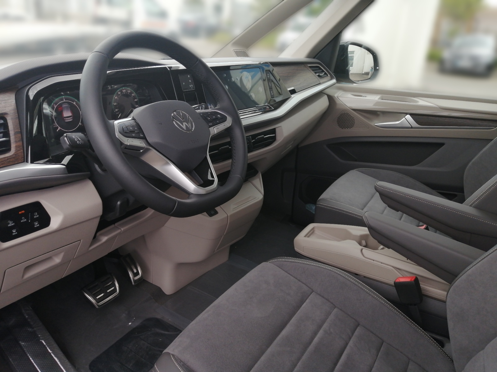 T7 Multivan STYLE KÜ 2.0TDI DSG Pano ACC
