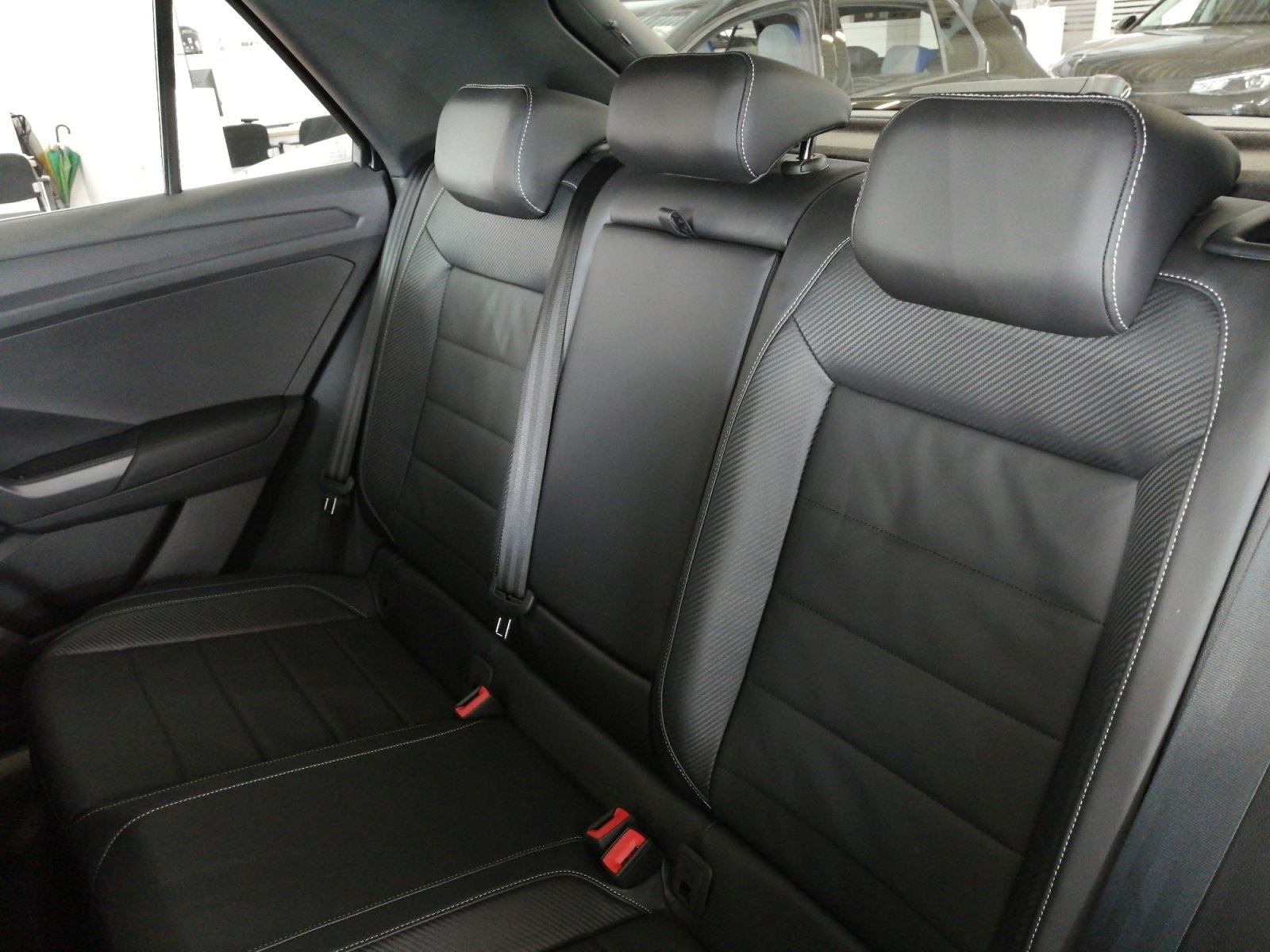 T-Roc R-Line 2.0 l TSI 4M DSG Kam.,PANO LP 56