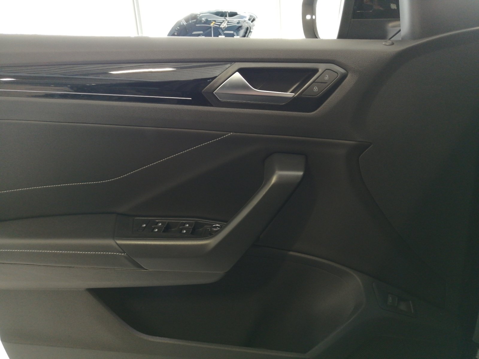 T-Roc R-Line 2.0 l TSI 4M DSG Kam.,PANO LP 56