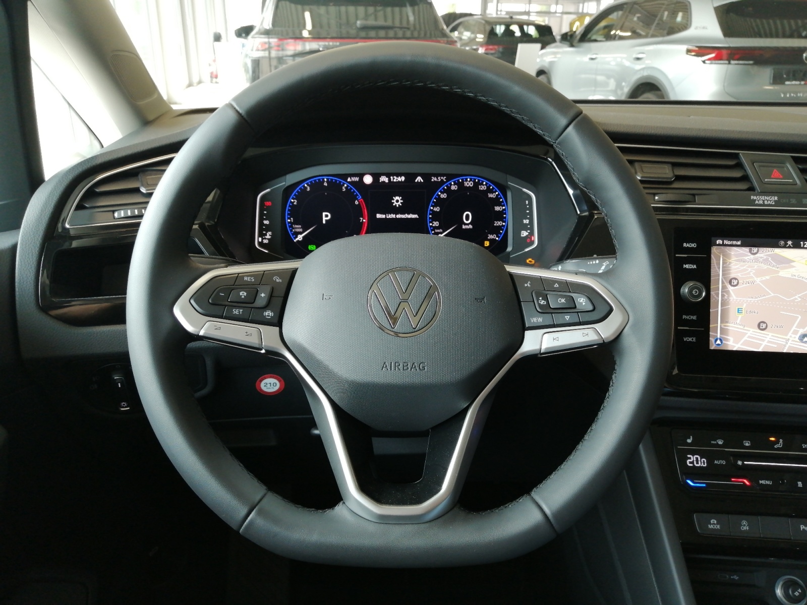 Touran 1.5TSI DSG ,PANO,PDC,Kam.