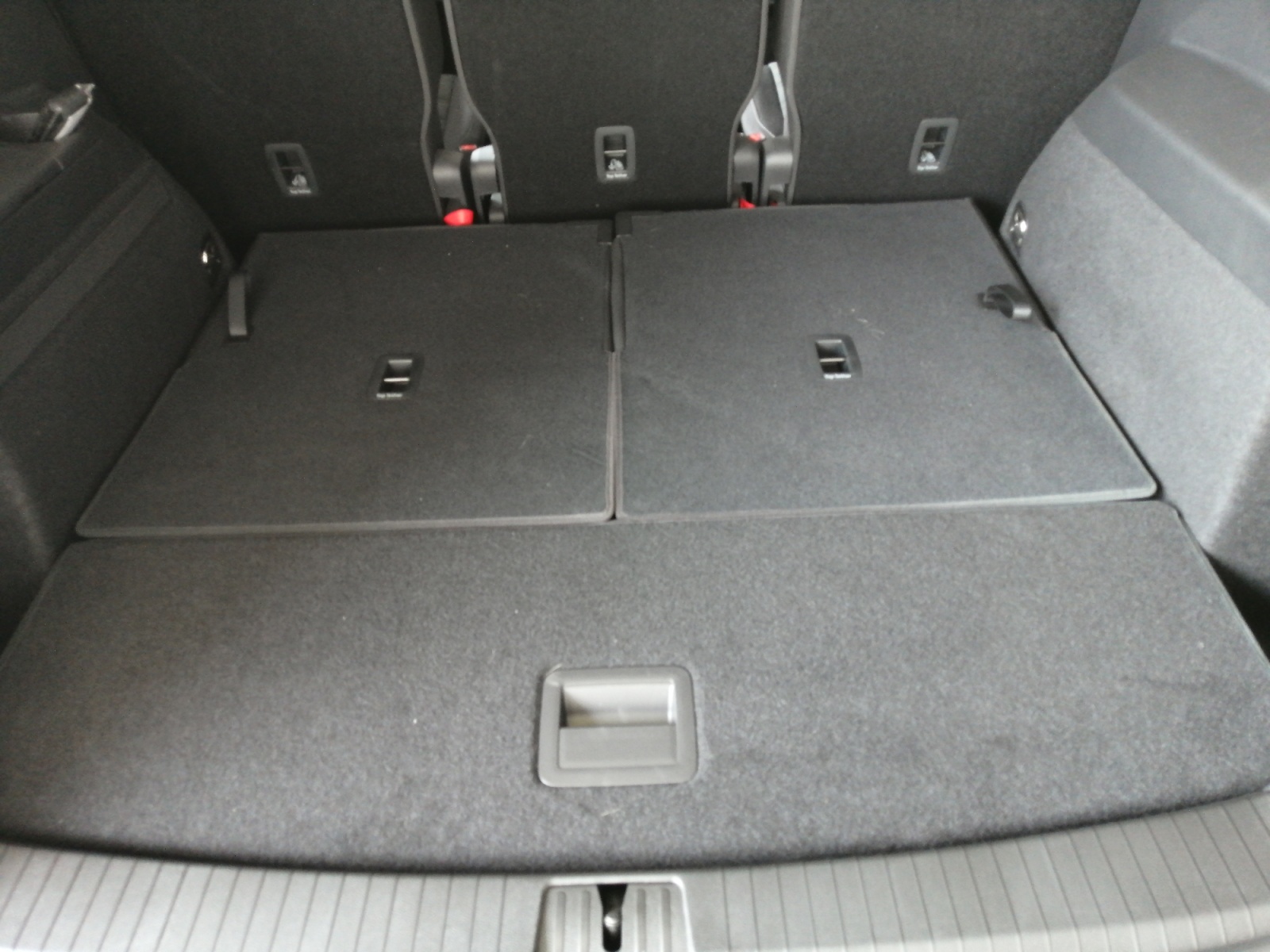 Touran 1.5TSI DSG ,PANO,PDC,Kam.