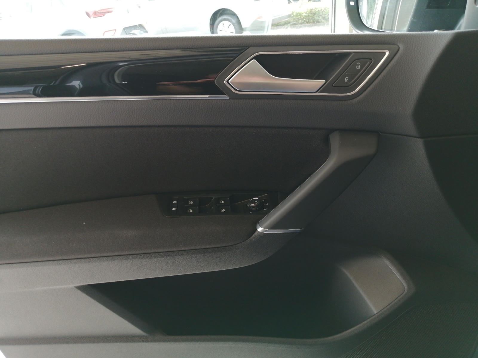 Touran 1.5TSI DSG ,PANO,PDC,Kam.