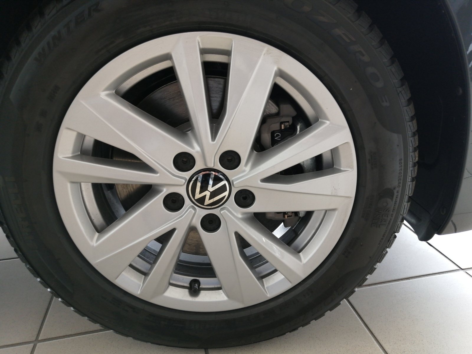 Touran 1.5TSI DSG ,PANO,PDC,Kam.