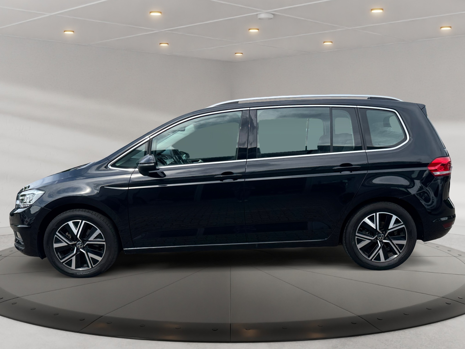 Touran Highline 1.5TSI AHK PDC,AHK,LED,KlimaA,LM