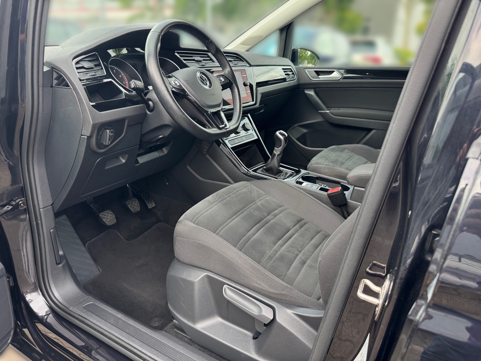 Touran Highline 1.5TSI AHK PDC,AHK,LED,KlimaA,LM