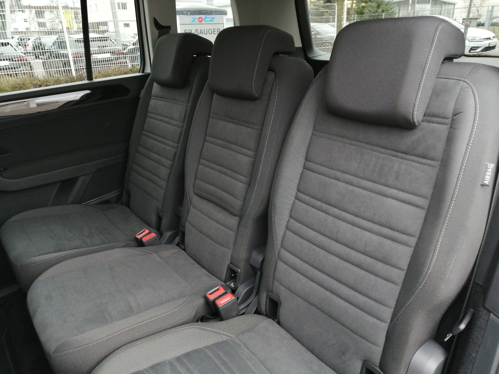 Touran R line 1.5TSI BLACK ACC AHK ,PDC,Virtual