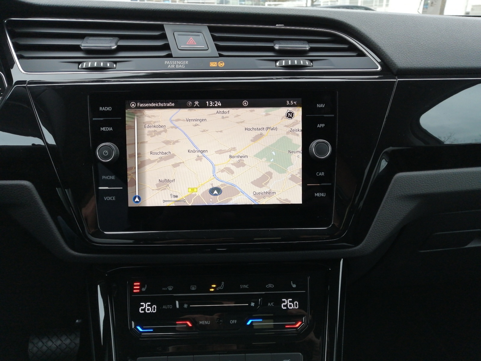 Touran R line 1.5TSI BLACK ACC AHK ,PDC,Virtual