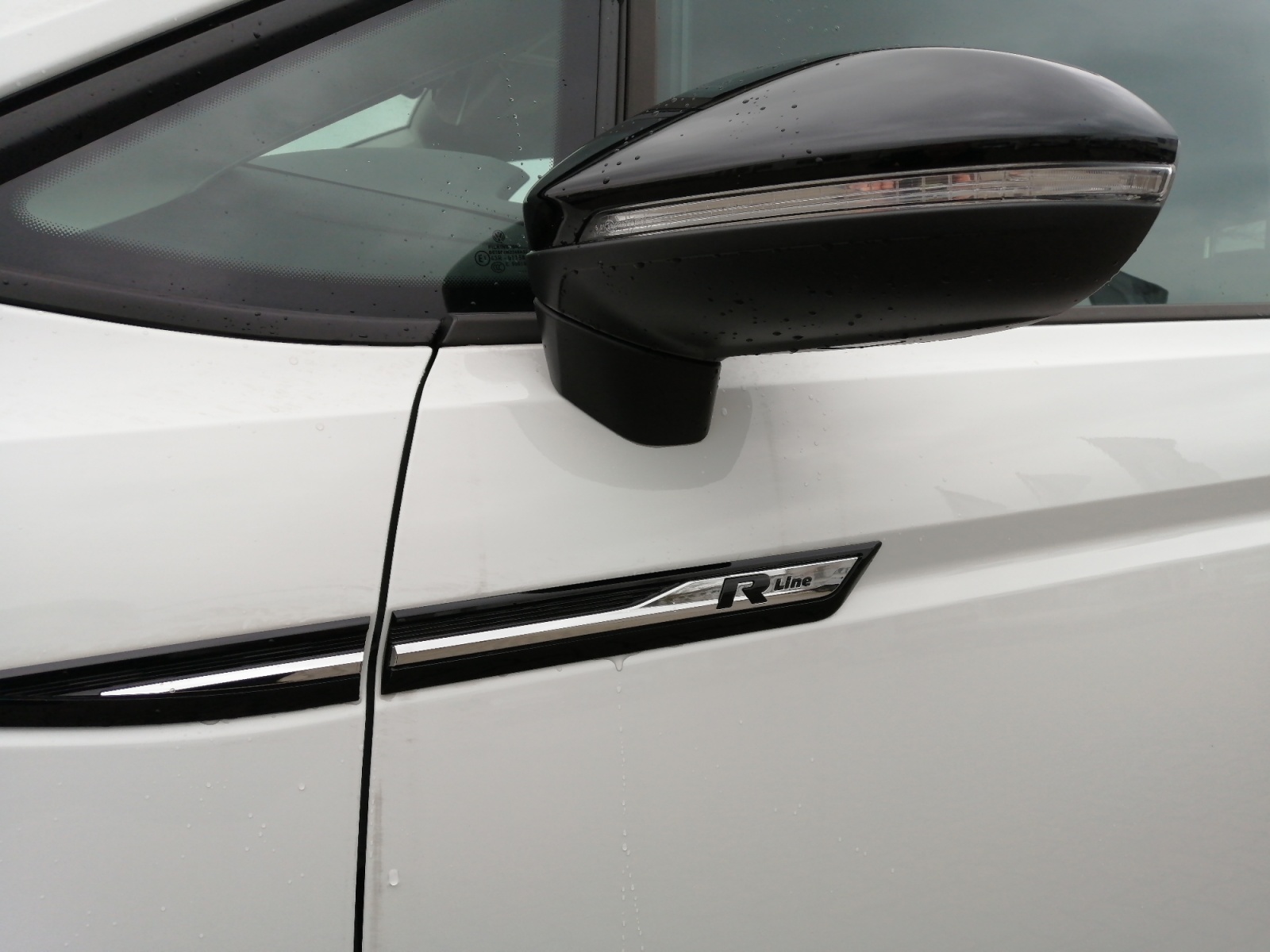 Touran R line 1.5TSI BLACK ACC AHK ,PDC,Virtual