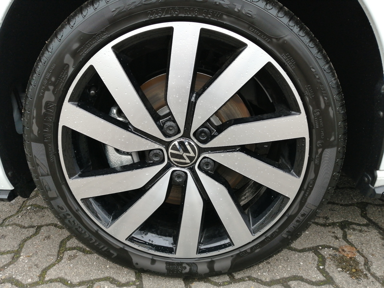 Touran R line 1.5TSI BLACK ACC AHK ,PDC,Virtual