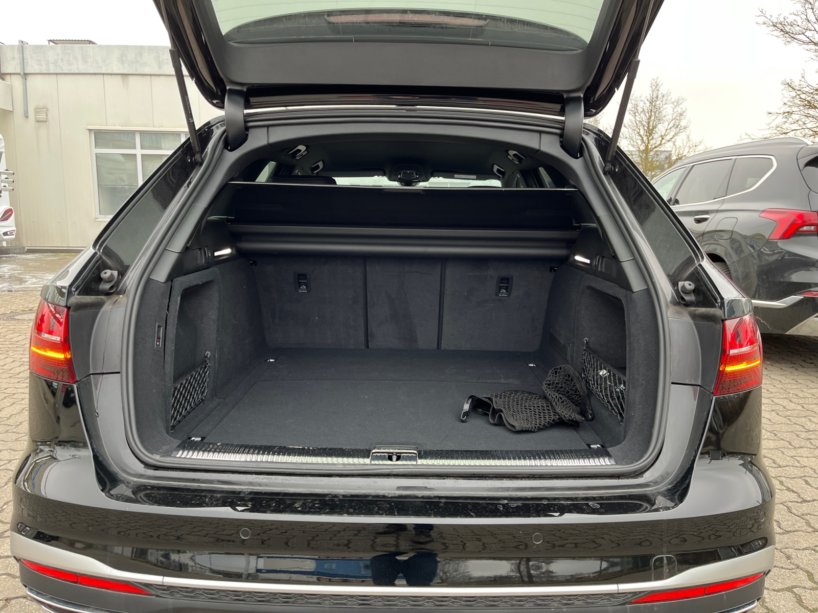 A4 Avant S line 40 TDI quattro PDC,Kam.